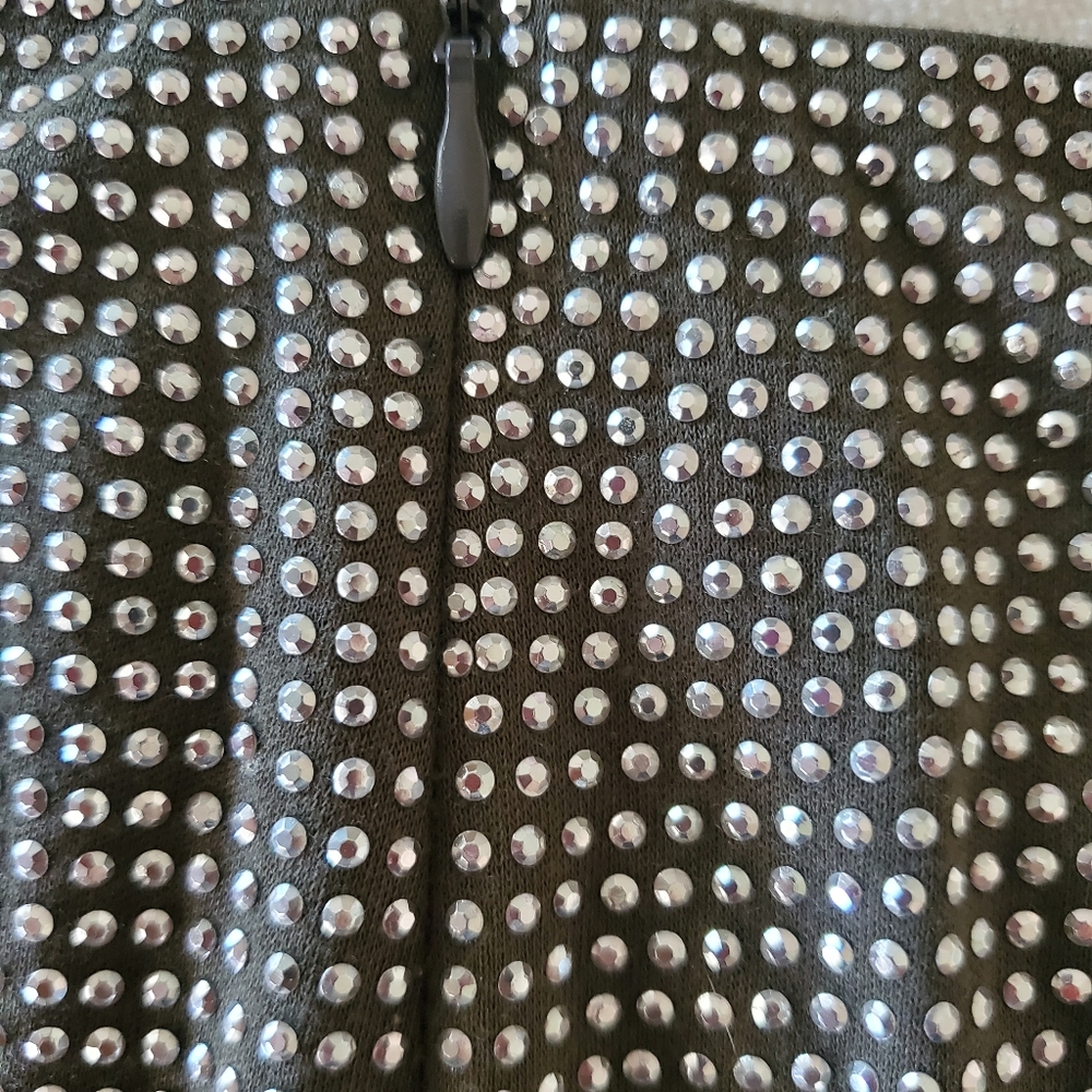 Mini skirts - Picture 3 of 5